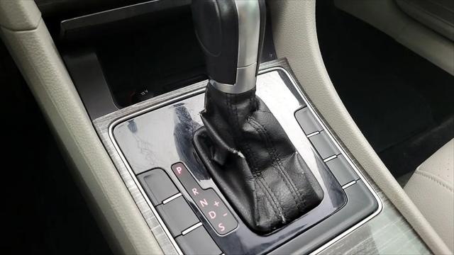 2016 Volkswagen Passat 1.8T SE