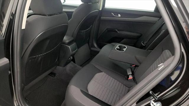 2025 Kia K5 LXS