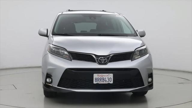 2020 Toyota Sienna SE