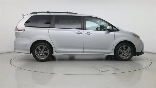 2020 Toyota Sienna SE