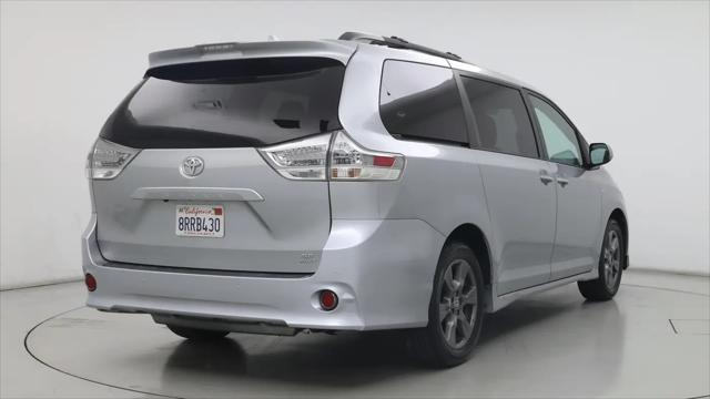 2020 Toyota Sienna SE