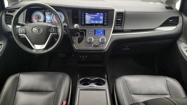2020 Toyota Sienna SE