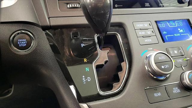2020 Toyota Sienna SE