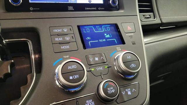 2020 Toyota Sienna SE