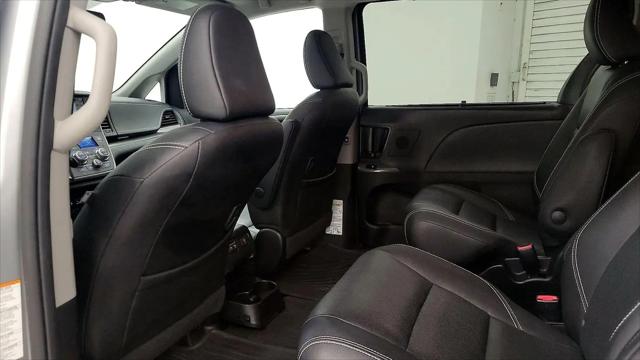 2020 Toyota Sienna SE