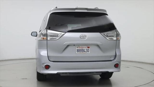 2020 Toyota Sienna SE