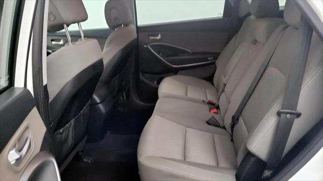 2017 Hyundai Santa Fe SE