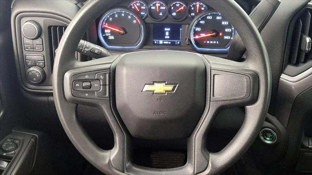 2022 Chevrolet Silverado 1500 4WD Crew Cab Short Bed Custom