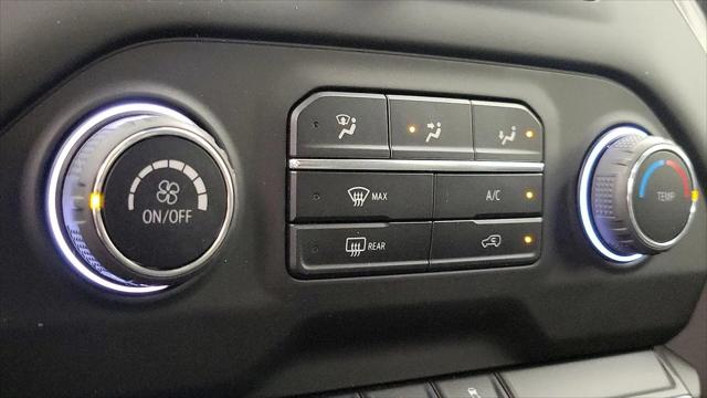 2022 Chevrolet Silverado 1500 4WD Crew Cab Short Bed Custom