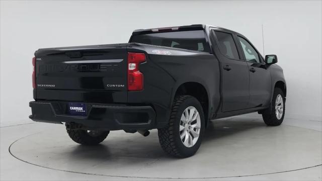 2022 Chevrolet Silverado 1500 4WD Crew Cab Short Bed Custom