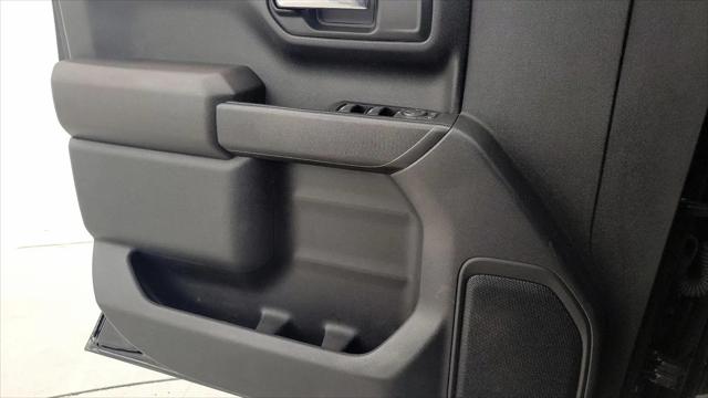 2022 Chevrolet Silverado 1500 4WD Crew Cab Short Bed Custom