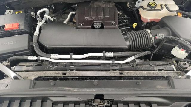 2022 Chevrolet Silverado 1500 4WD Crew Cab Short Bed Custom