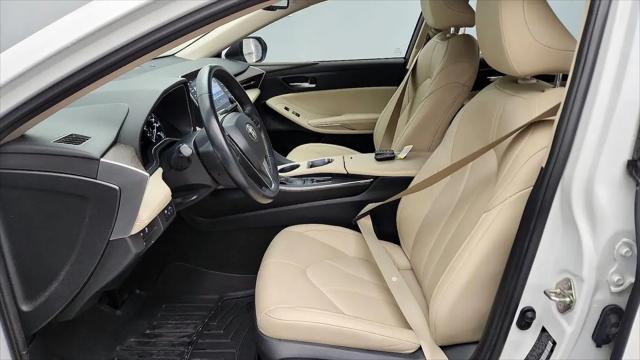 2020 Toyota Avalon Hybrid XLE
