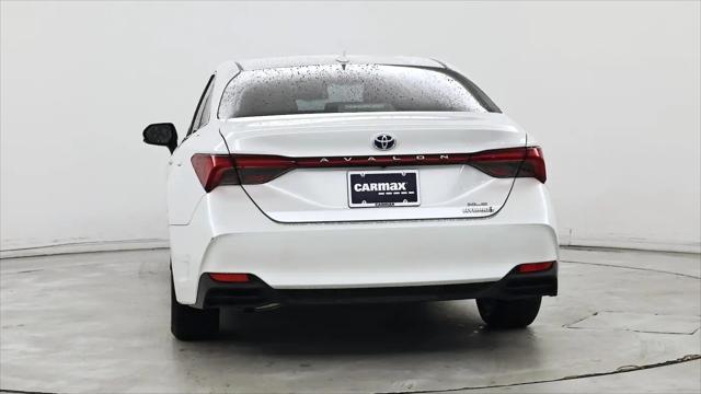 2020 Toyota Avalon Hybrid XLE