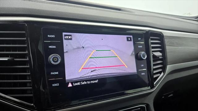 2022 Volkswagen Atlas Cross Sport 2.0T SE w/Technology