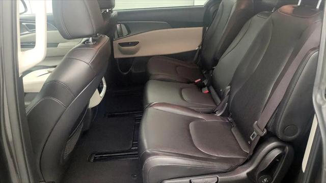 2024 Kia Carnival MPV LX Seat Package