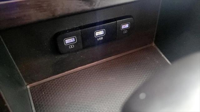 2024 Kia Carnival MPV LX Seat Package