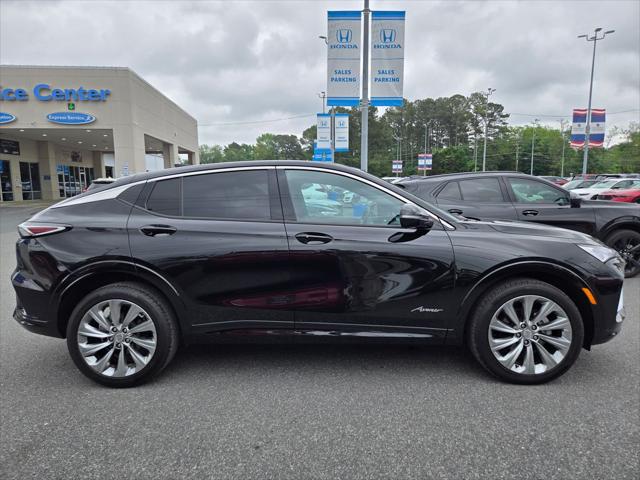 2024 Buick NV Avenir FWD