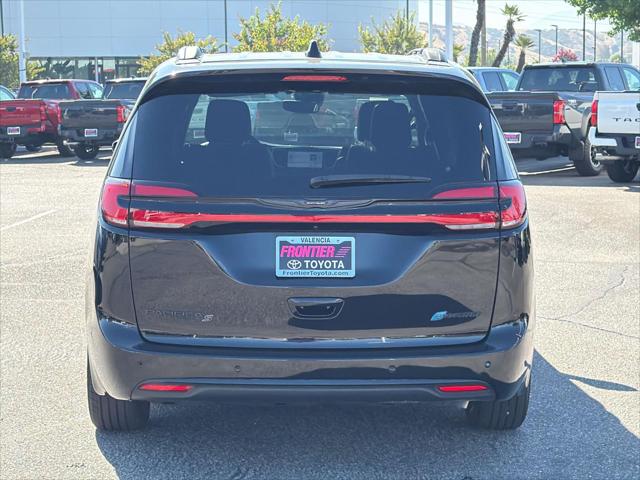 2025 Chrysler Pacifica Hybrid Premiuim S Appearance Package