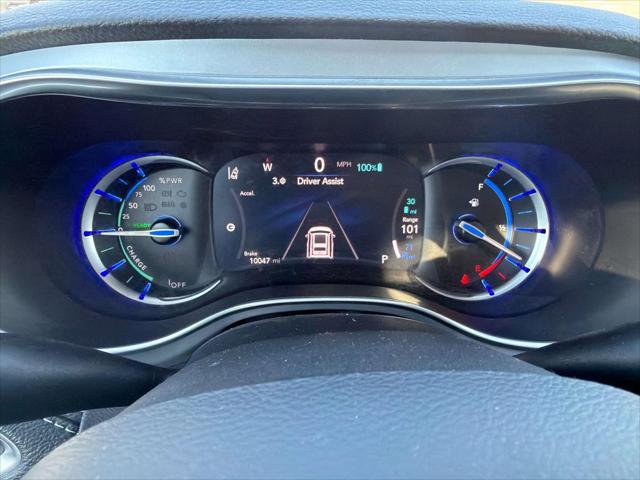2025 Chrysler Pacifica Hybrid Premiuim S Appearance Package