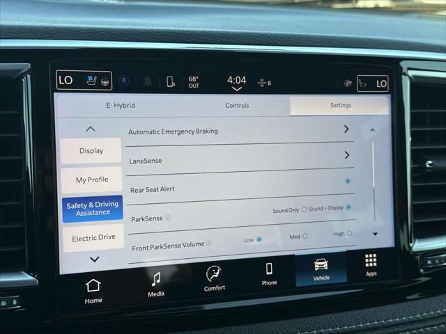 2025 Chrysler Pacifica Hybrid Premiuim S Appearance Package