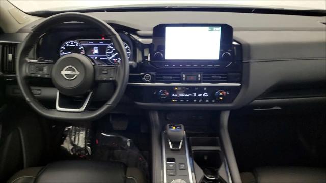 2023 Nissan Pathfinder SL 4WD