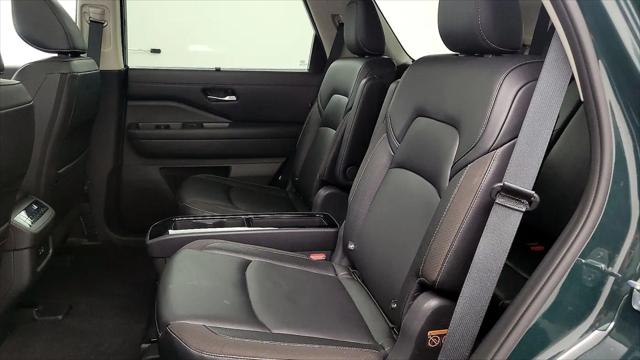 2023 Nissan Pathfinder SL 4WD