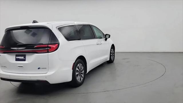 2024 Chrysler Pacifica Hybrid Select