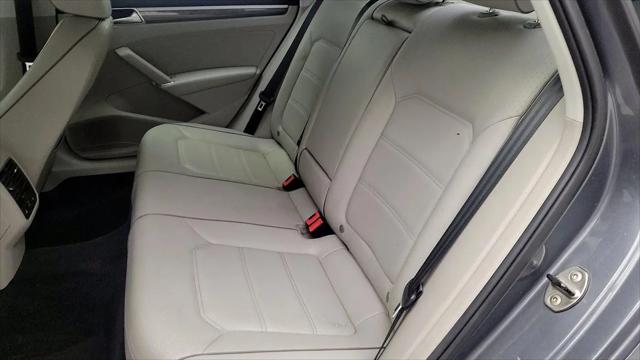 2016 Volkswagen Passat 1.8T SE