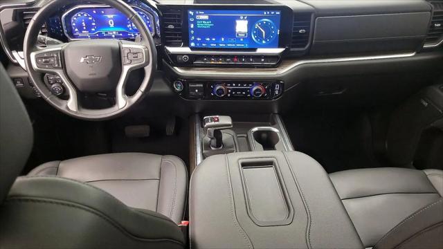 2022 Chevrolet Silverado 1500 4WD Crew Cab Short Bed RST