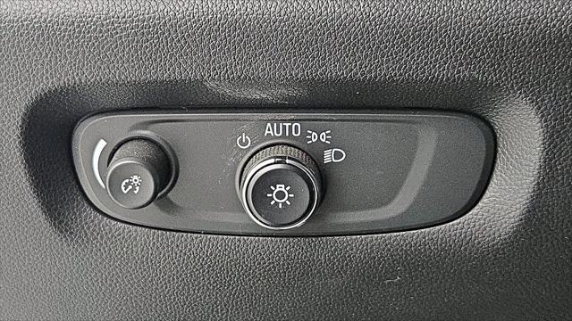 2023 Chevrolet Traverse AWD LT Leather