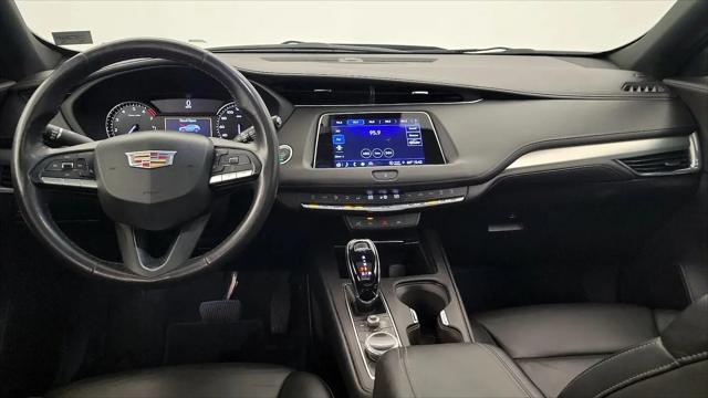 2022 Cadillac XT4 AWD Premium Luxury