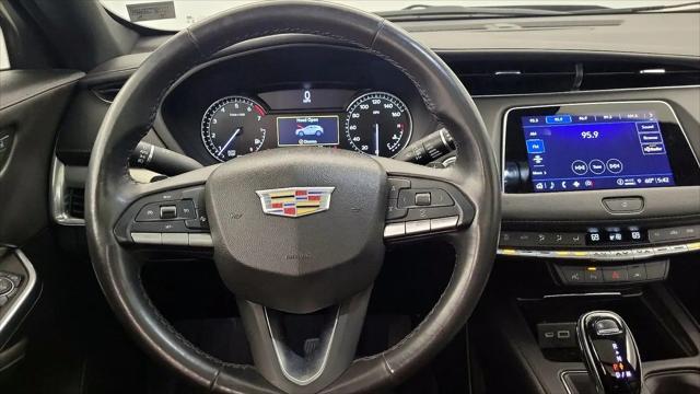 2022 Cadillac XT4 AWD Premium Luxury