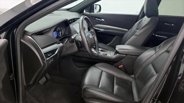 2022 Cadillac XT4 AWD Premium Luxury
