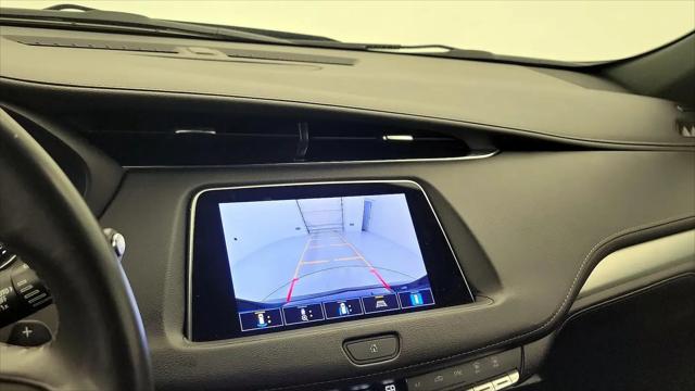 2022 Cadillac XT4 AWD Premium Luxury