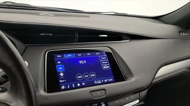 2022 Cadillac XT4 AWD Premium Luxury