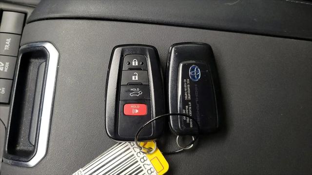 2022 Toyota Highlander Hybrid XLE