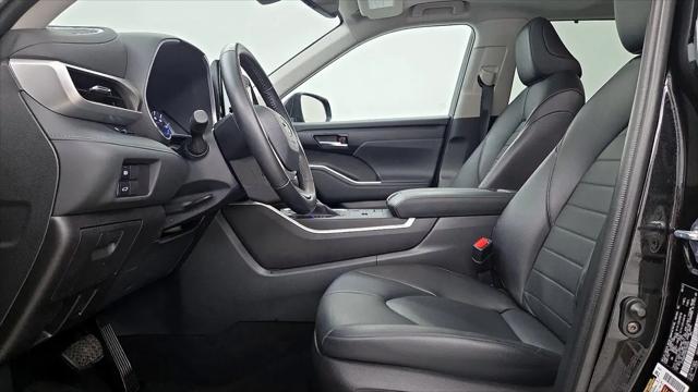 2022 Toyota Highlander Hybrid XLE