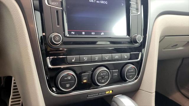 2017 Volkswagen Passat 1.8T R-Line