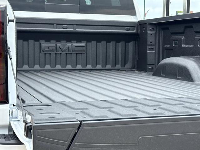 2026 GMC Sierra 2500HD Crew Cab, Standard Bed, Denali Ultimate, 4WD