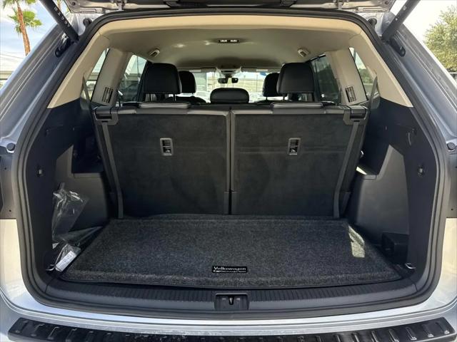 2024 Volkswagen Atlas 2.0T SE w/Technology