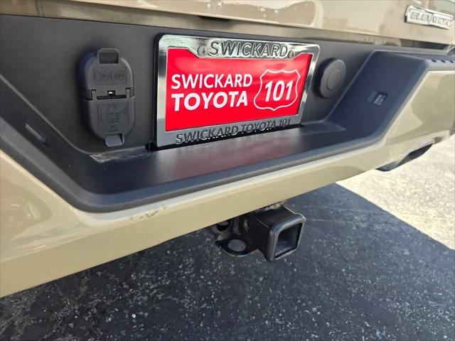 2022 GMC Sierra 1500 4WD Crew Cab Short Box Elevation
