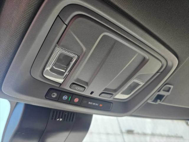 2022 GMC Sierra 1500 4WD Crew Cab Short Box Elevation