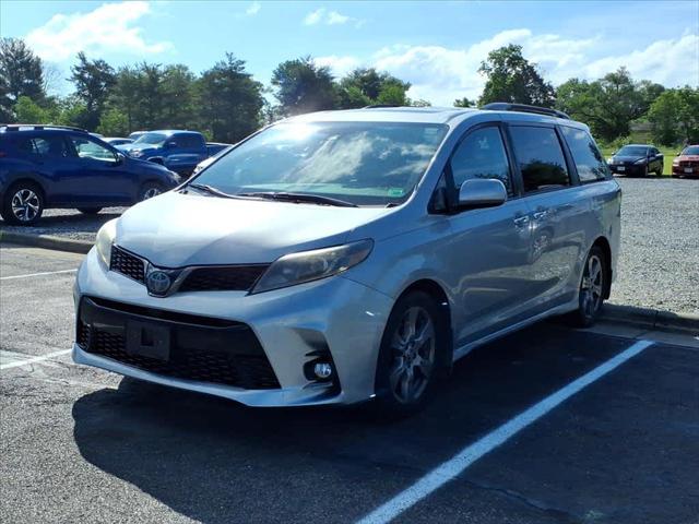 2019 Toyota Sienna SE 8 Passenger