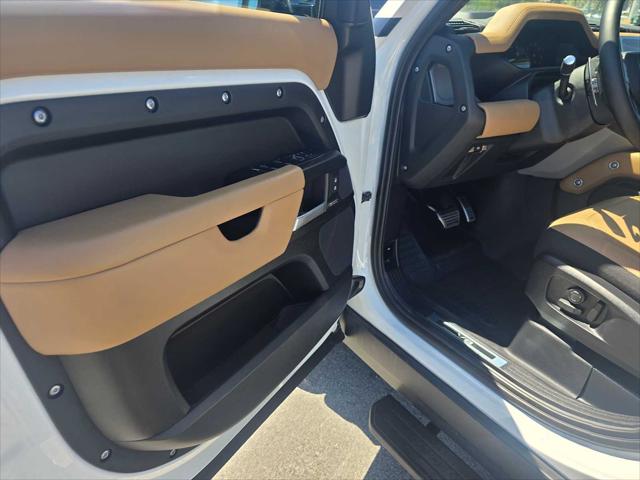 2026 Land Rover Defender P525 V8