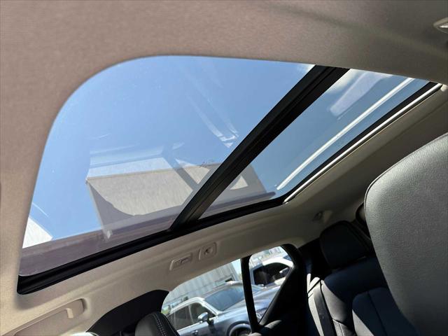2026 Volvo XC40 Plus, B5 AWD Gas (mild hybrid), Dark