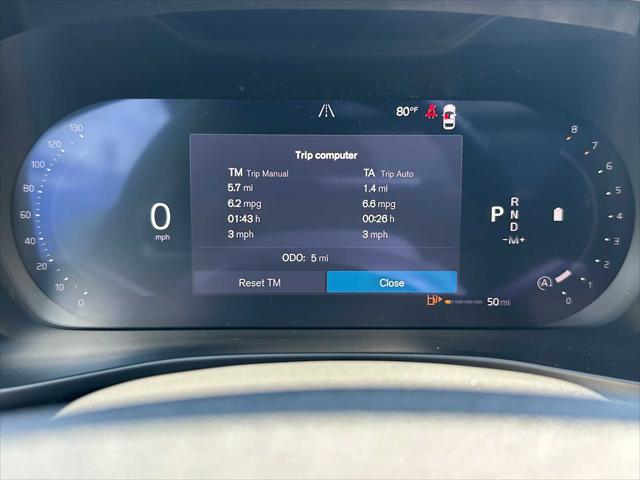 2026 Volvo XC40 Plus, B5 AWD Gas (mild hybrid), Dark