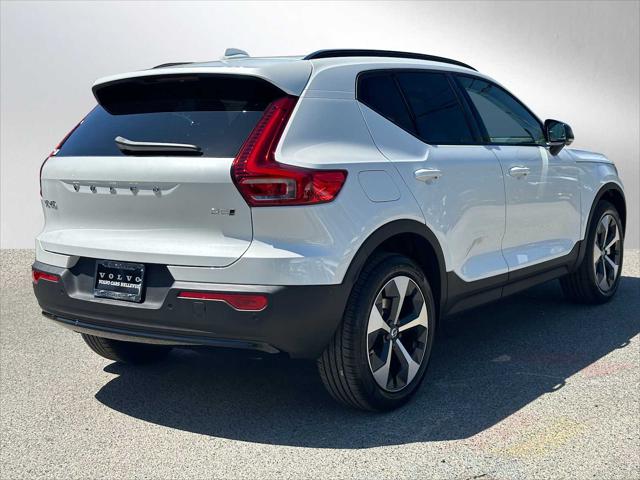 2026 Volvo XC40 Plus, B5 AWD Gas (mild hybrid), Dark
