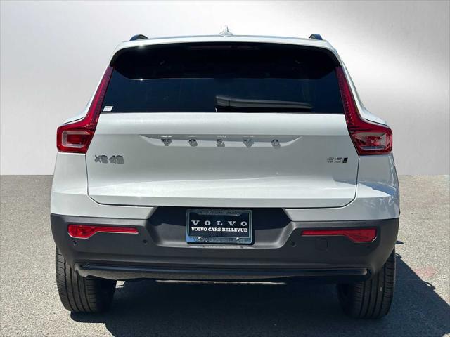2026 Volvo XC40 Plus, B5 AWD Gas (mild hybrid), Dark