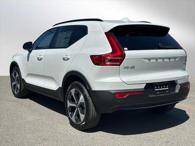 2026 Volvo XC40 Plus, B5 AWD Gas (mild hybrid), Dark
